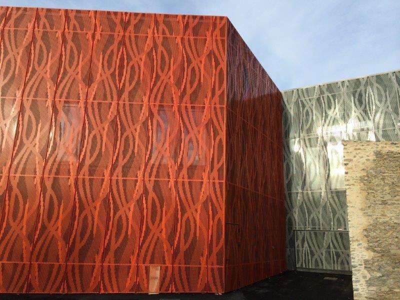 Nuances de rouge et effets de matière pour un projet 